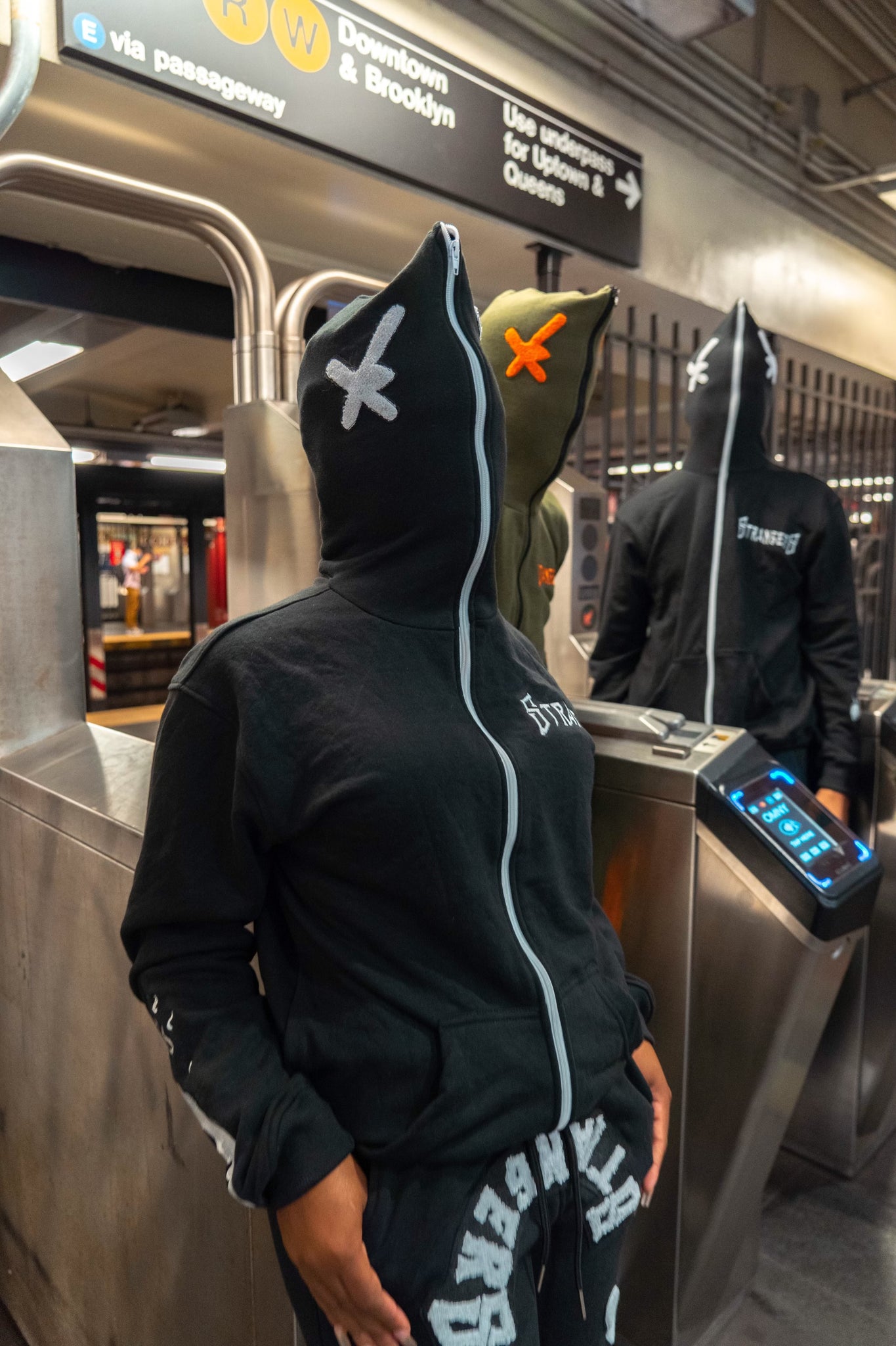 BLACK NO FACE SWEATSUIT